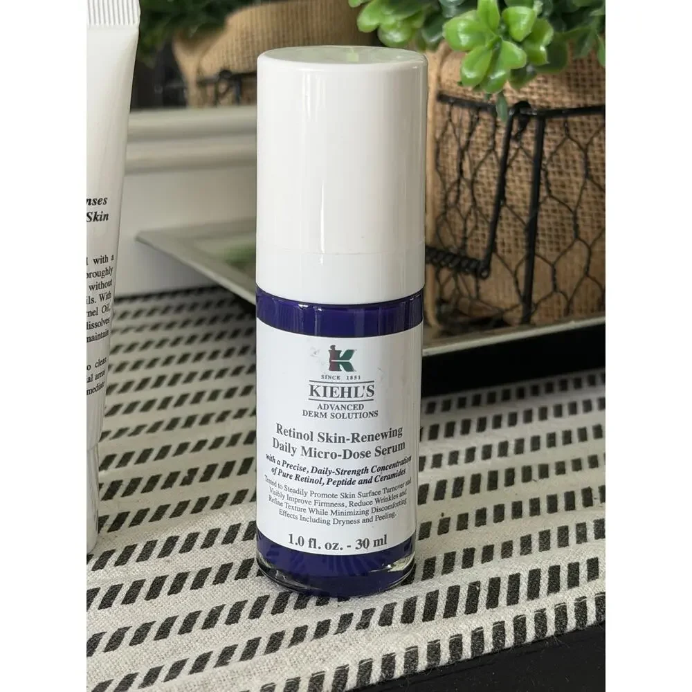 Kiehl’s Ultra Facial Cleanser 2pk + Retinol Daily Micro-Dose Serum 3pc Set